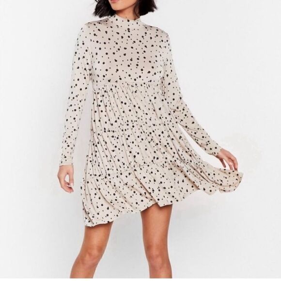 🦋EUC- Nasty Gal Tierred high neck spot smock Dress Cream color Relaxed Size 10 - Picture 1 of 9